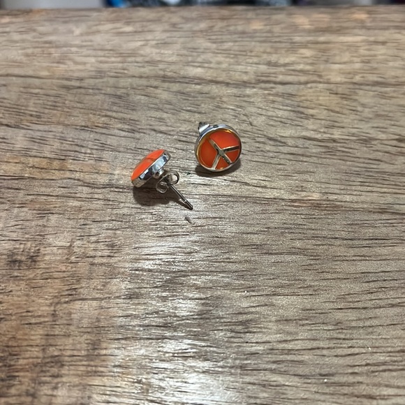 CLAIRE’S GLOW IN THE DARK PEACE SIGN 3 PACK EARRINGS PINK BLUE ORANGE SENSITIVE - Picture 3 of 3